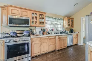 302 Oak Ridge Rd, West Milford, NJ 07438 - Photo 15