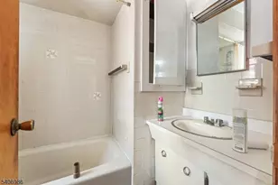 22 Arthur St, Clifton, NJ 07011 - Photo 9