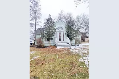 13 N 4th Ave, Manville, NJ 08835 - Photo 1