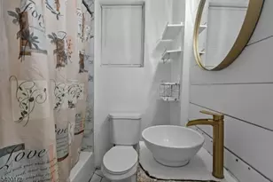 1025 Rivington St, Roselle, NJ 07203 - Photo 5