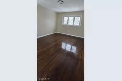 22 Robin Pl, Sayreville, NJ 08859 - Photo 9