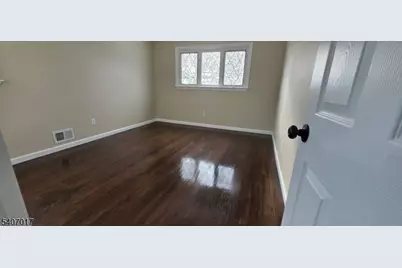 22 Robin Pl, Sayreville, NJ 08859 - Photo 25