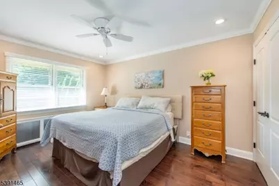 15 Saint Michaels Pl, Clifton, NJ 07013 - Photo 9