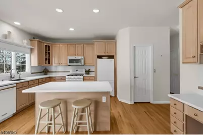 842 Madison Ave, Bridgewater Twp., NJ 08807 - Photo 9