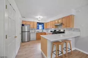 28 Hoffman Pl, Irvington, NJ 07111 - Photo 3