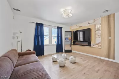 28 Hoffman Pl, Irvington, NJ 07111 - Photo 5