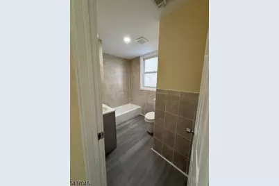 251 Clinton Pl, Newark, NJ 07112 - Photo 11