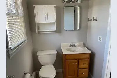 820 Rhine Blvd, Raritan, NJ 08869 - Photo 5