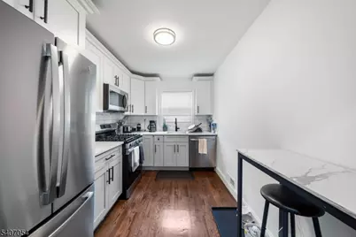 25 Evelyn Ct, Maplewood, NJ 07040 - Photo 7