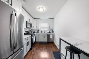 25 Evelyn Ct, Maplewood, NJ 07040 - Photo 7