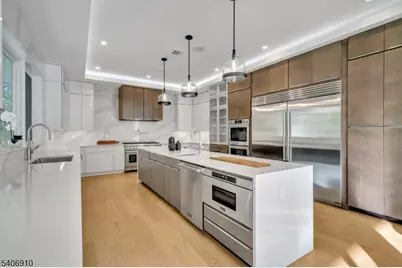 39 Westmount Dr, Livingston, NJ 07039 - Photo 11