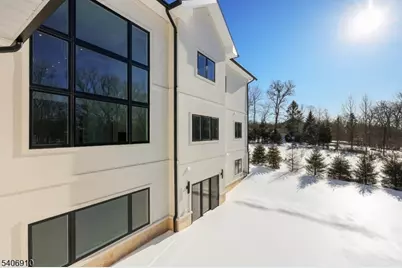 39 Westmount Dr, Livingston, NJ 07039 - Photo 49