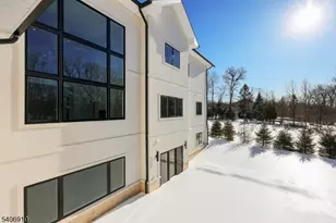 39 Westmount Dr, Livingston, NJ 07039 - Photo 49