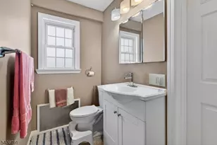 16 Parkview Pl, Passaic, NJ 07055 - Photo 17