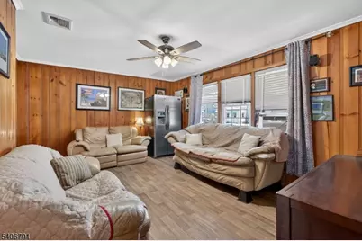 16 Parkview Pl, Passaic, NJ 07055 - Photo 11