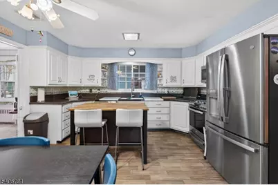 16 Parkview Pl, Passaic, NJ 07055 - Photo 7