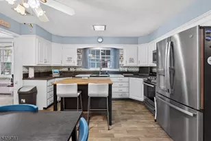 16 Parkview Pl, Passaic, NJ 07055 - Photo 7