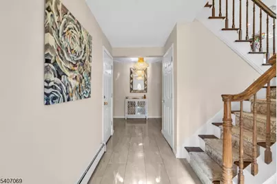 28 Toby Dr, Roxbury Township, NJ 07876 - Photo 9