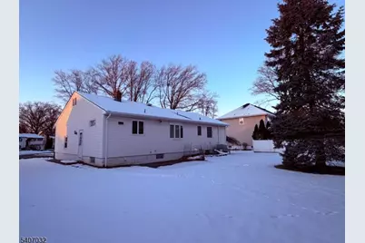 85 Fulton St, Clark Township, NJ 07066 - Photo 17