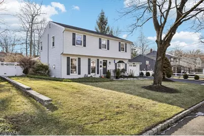 4 Delbarton Dr, Madison, NJ 07940 - Photo 3