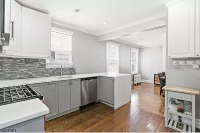 32 Elmwood Ter, Irvington, NJ 07111 - Photo 11