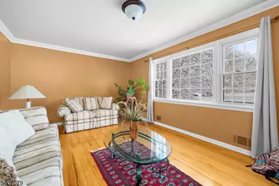1 Oak Grove Rd, Raritan Township, NJ 08822 - Photo 7
