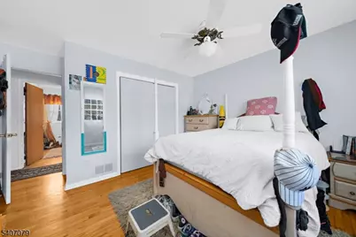 1 Oak Grove Rd, Raritan Township, NJ 08822 - Photo 17