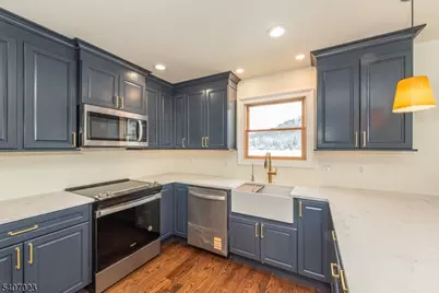 41 W Shore Trl, Sandyston Township, NJ 07826 - Photo 9