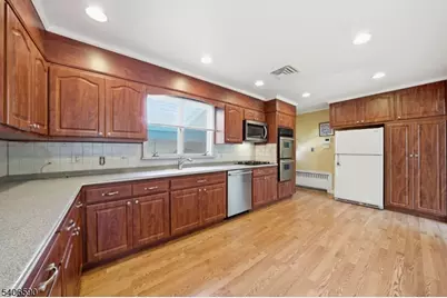 70 Weinmanns Blvd, Wayne, NJ 07470 - Photo 9