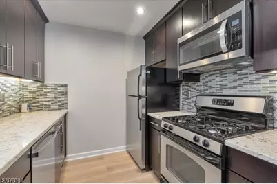 309 Stratford Pl, Bridgewater, NJ 08805 - Photo 9