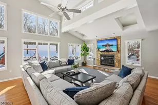 47 Chicopee Dr, Wayne Twp., NJ 07470 - Photo 9