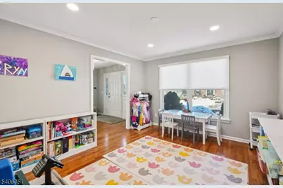 47 Chicopee Dr, Wayne Twp., NJ 07470 - Photo 15