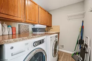 47 Chicopee Dr, Wayne Twp., NJ 07470 - Photo 19