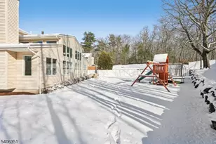 47 Chicopee Dr, Wayne Twp., NJ 07470 - Photo 37