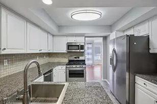 13 Eton Ct, Bedminster Township, NJ 07921 - Photo 15