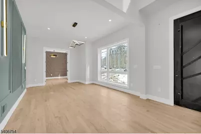 5 Locust Pl, Livingston, NJ 07039 - Photo 9