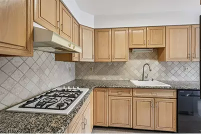 39 Cedarwood Ter., Woodland Park, NJ 07424 - Photo 15