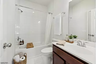 32 Cortland Ct, Livingston Twp., NJ 07039 - Photo 17