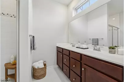 32 Cortland Ct, Livingston Twp., NJ 07039 - Photo 9