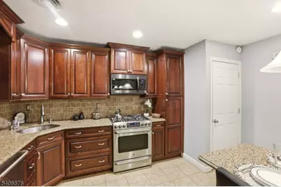 196 Russell Ave, Rahway, NJ 07065 - Photo 17