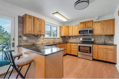 573 Dell Pl, Stanhope, NJ 07874 - Photo 9