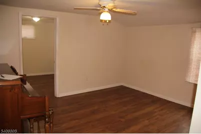 31 Ringwood La, West Milford, NJ 07421 - Photo 3