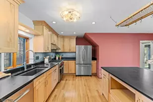 16 Lynn Dr, Clifton, NJ 07013 - Photo 11