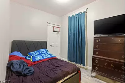 106 Wegman Pkwy, Jersey City, NJ 07305 - Photo 11