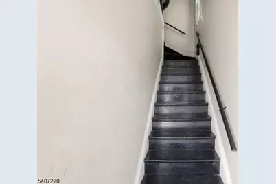 106 Wegman Pkwy, Jersey City, NJ 07305 - Photo 15