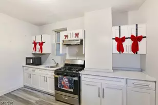 106 Wegman Parkway, Jersey City, NJ 07305 - Photo 13