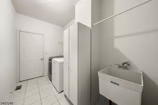 48 Bovensiepen Ct, Roseland, NJ 07068 - Photo 15