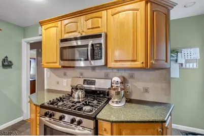 925 Woodland Ave, Union Township, NJ 07083 - Photo 11