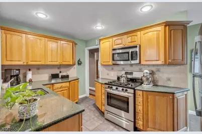 925 Woodland Ave, Union Township, NJ 07083 - Photo 13