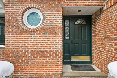 108 Kent Dr, Roseland, NJ 07068 - Photo 3